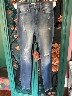 KanCan Light Wash Distressed Skinny Jeans